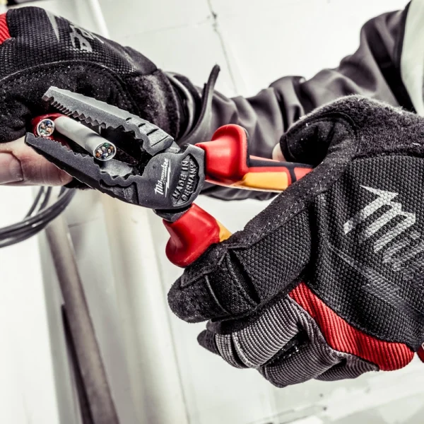 Milwaukee VDE Combination Plier 165mm In Action - 4932464571